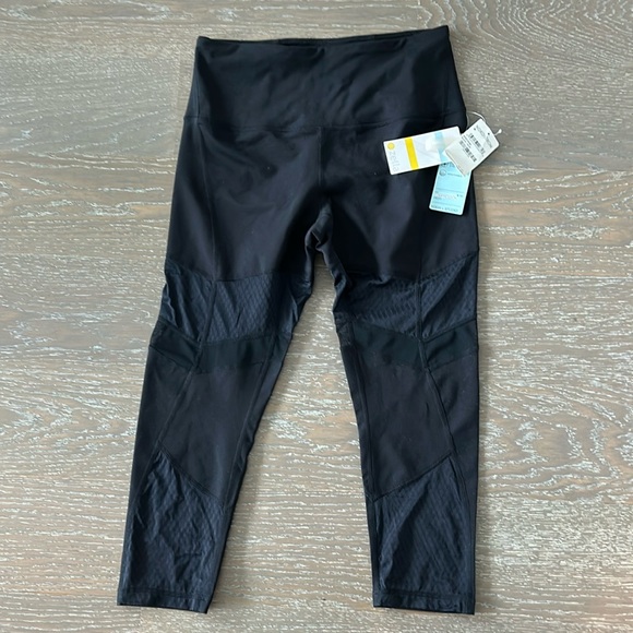 Nordstrom Zella High Waist 7/8 Leggings - Black With Mesh Cutouts, Size M - NWT! - Picture 1 of 3